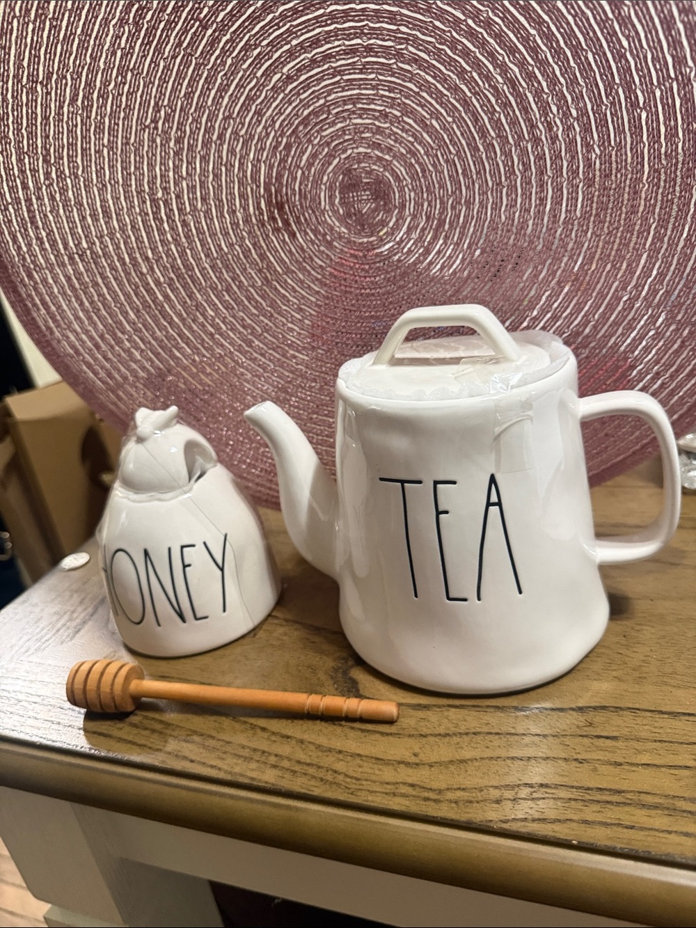 Rae Dunn Honey pot & tea pot set